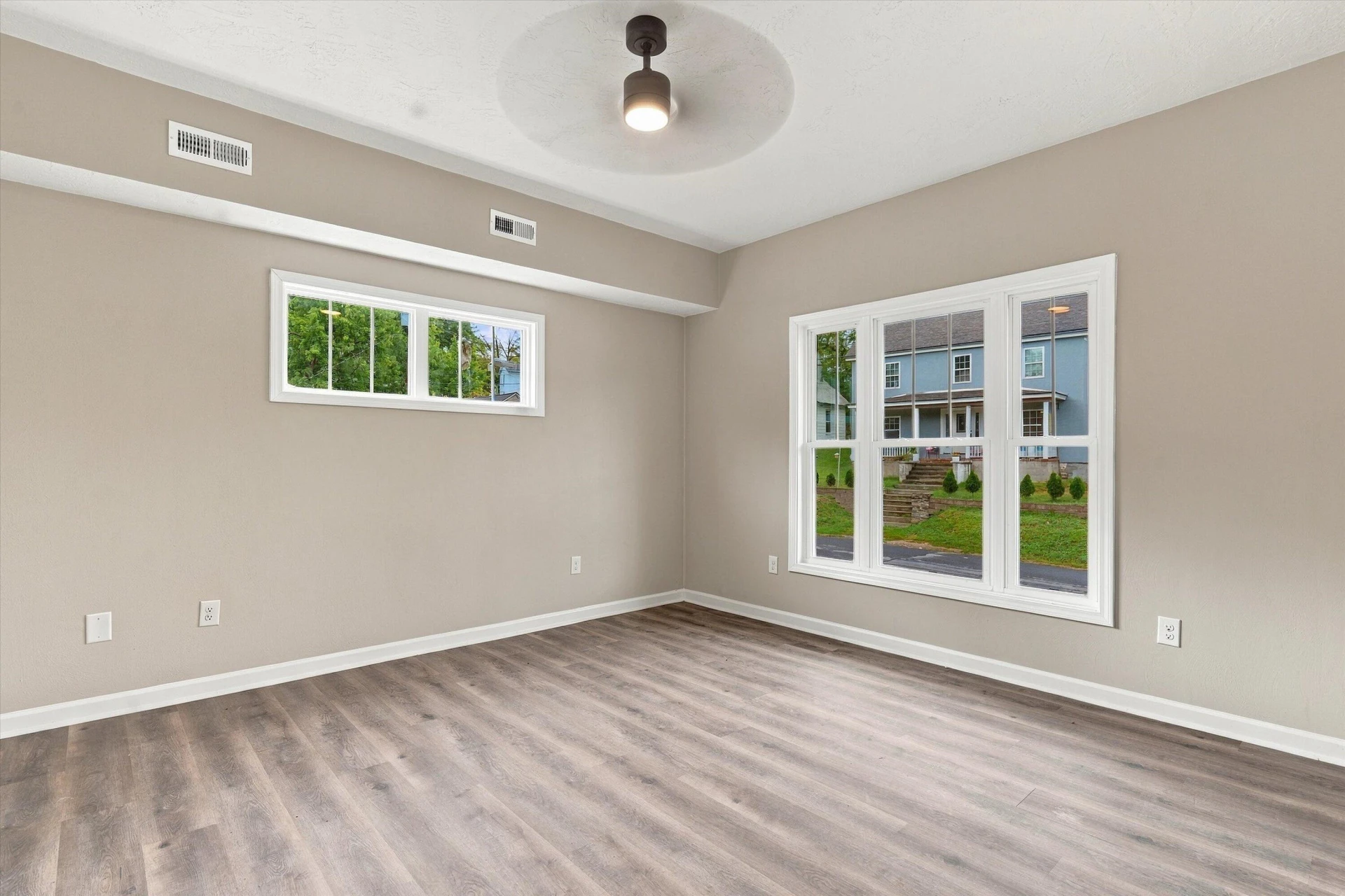 415 7th ST - Photo 7