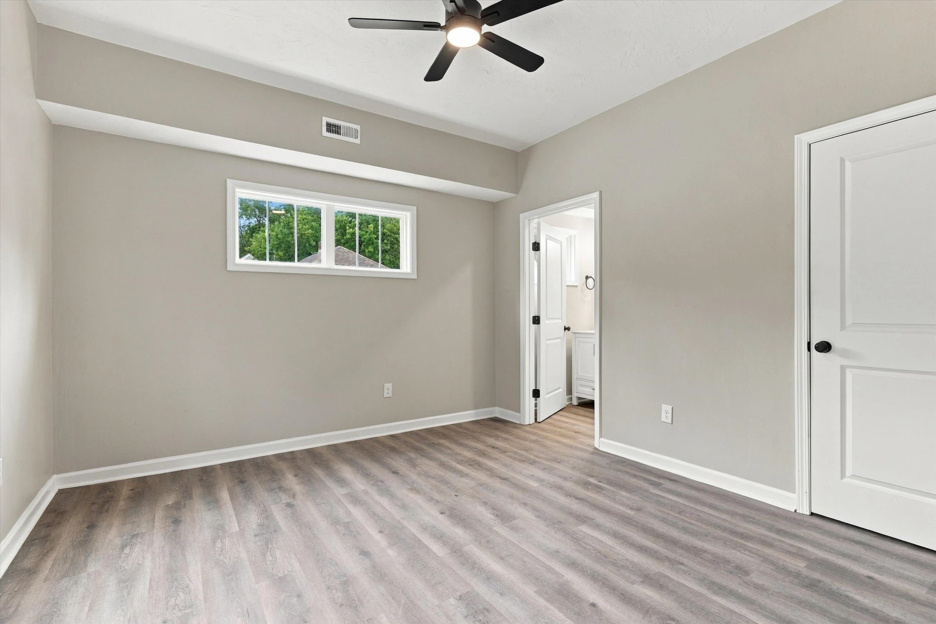 415 7th ST - Photo 22