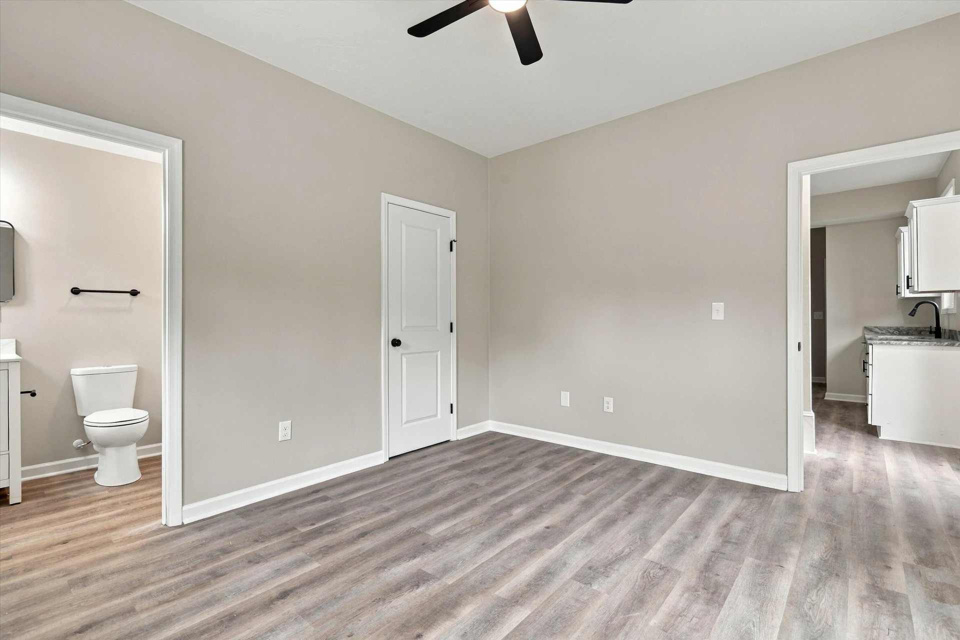 415 7th ST - Photo 23