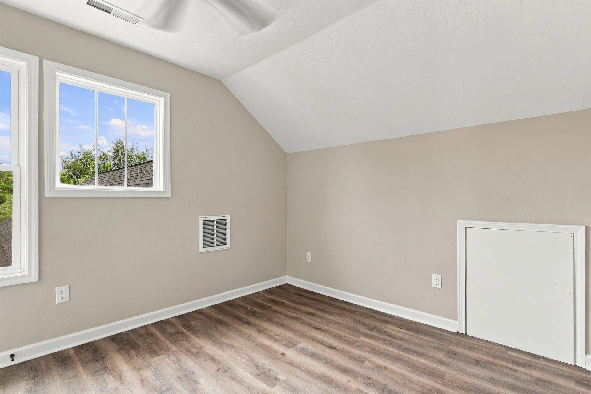 415 7th ST - Photo 26