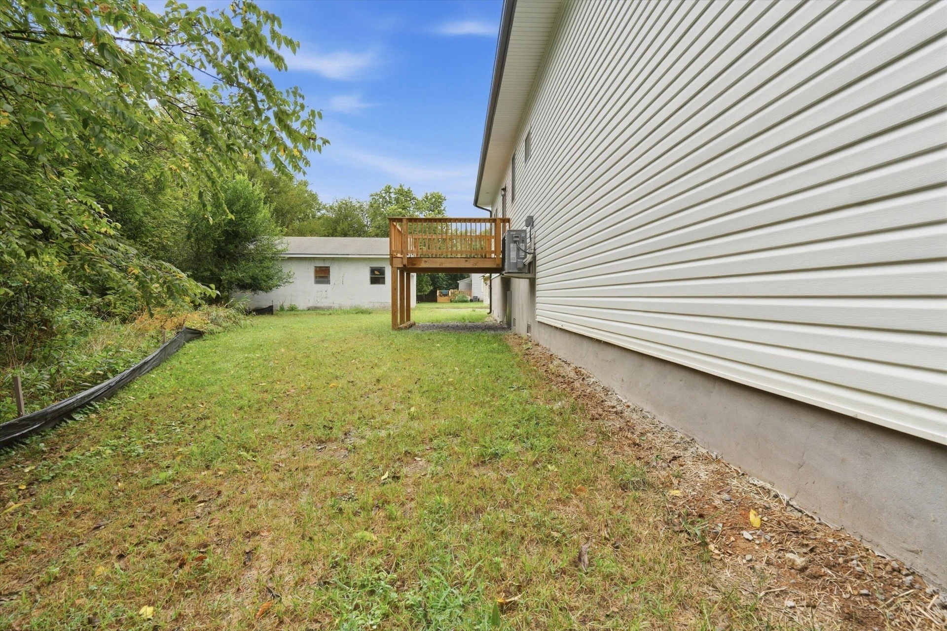 415 7th ST - Photo 33