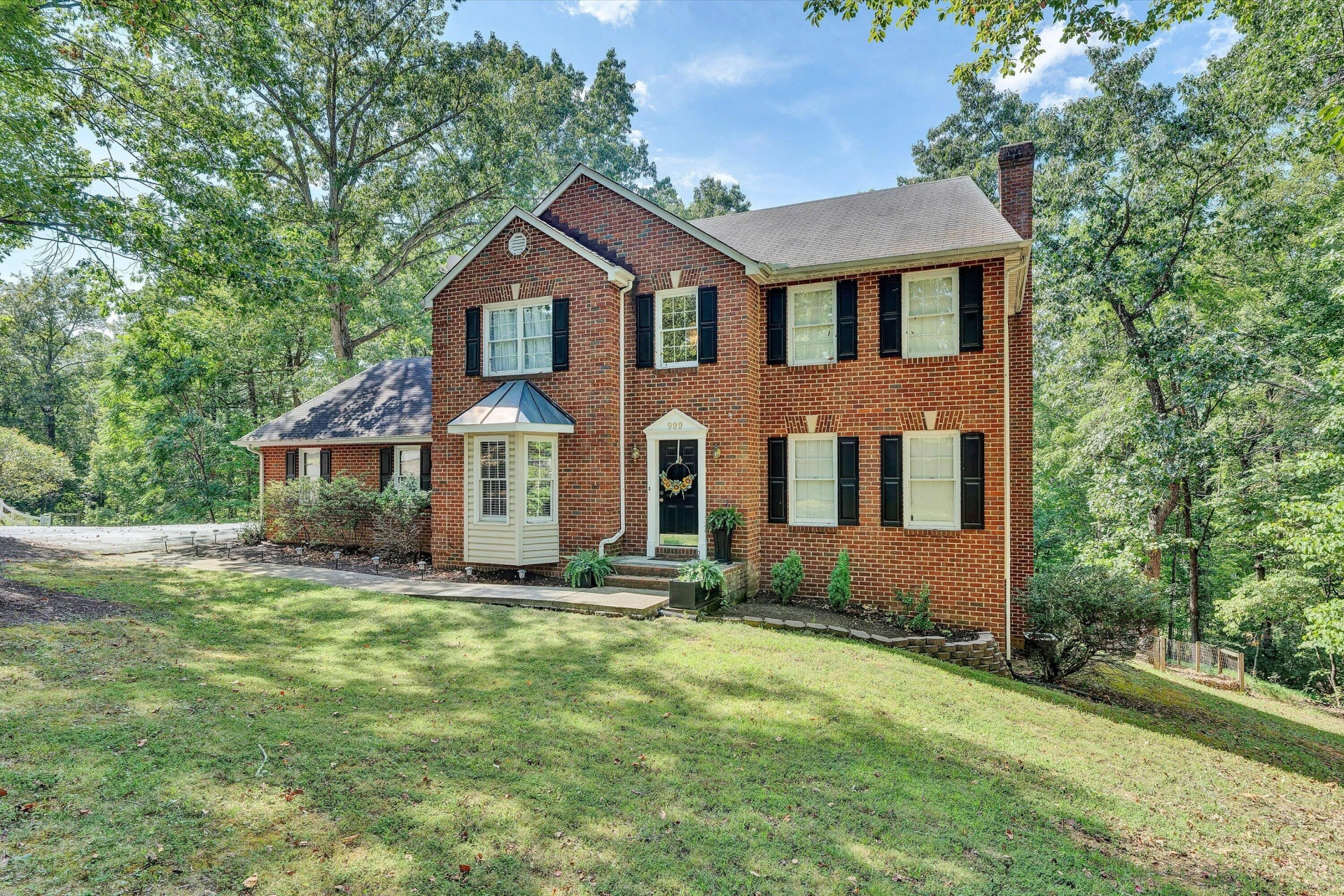 999 Lee LN