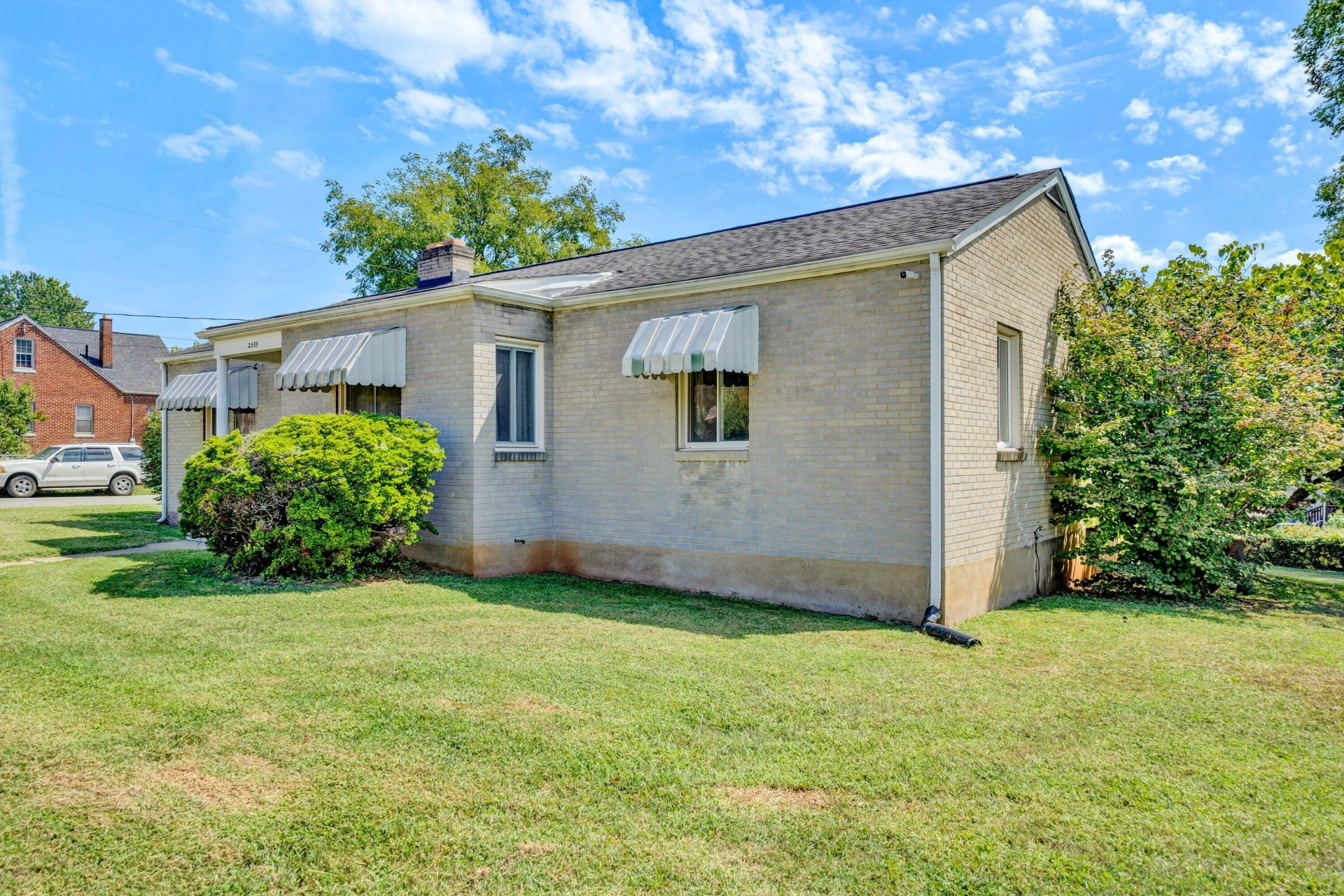 2535 Lyndhurst ST NW - Photo 2