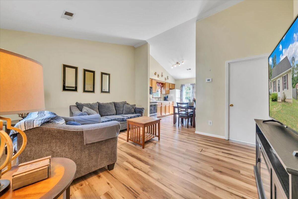 1713 Padbury AVE SE - Photo 2