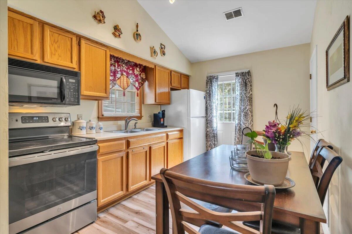 1713 Padbury AVE SE - Photo 5