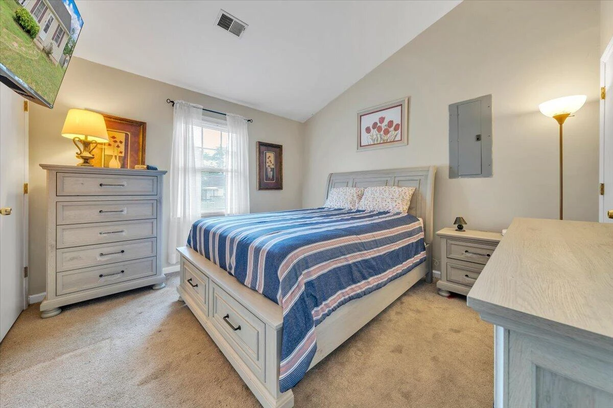 1713 Padbury AVE SE - Photo 10