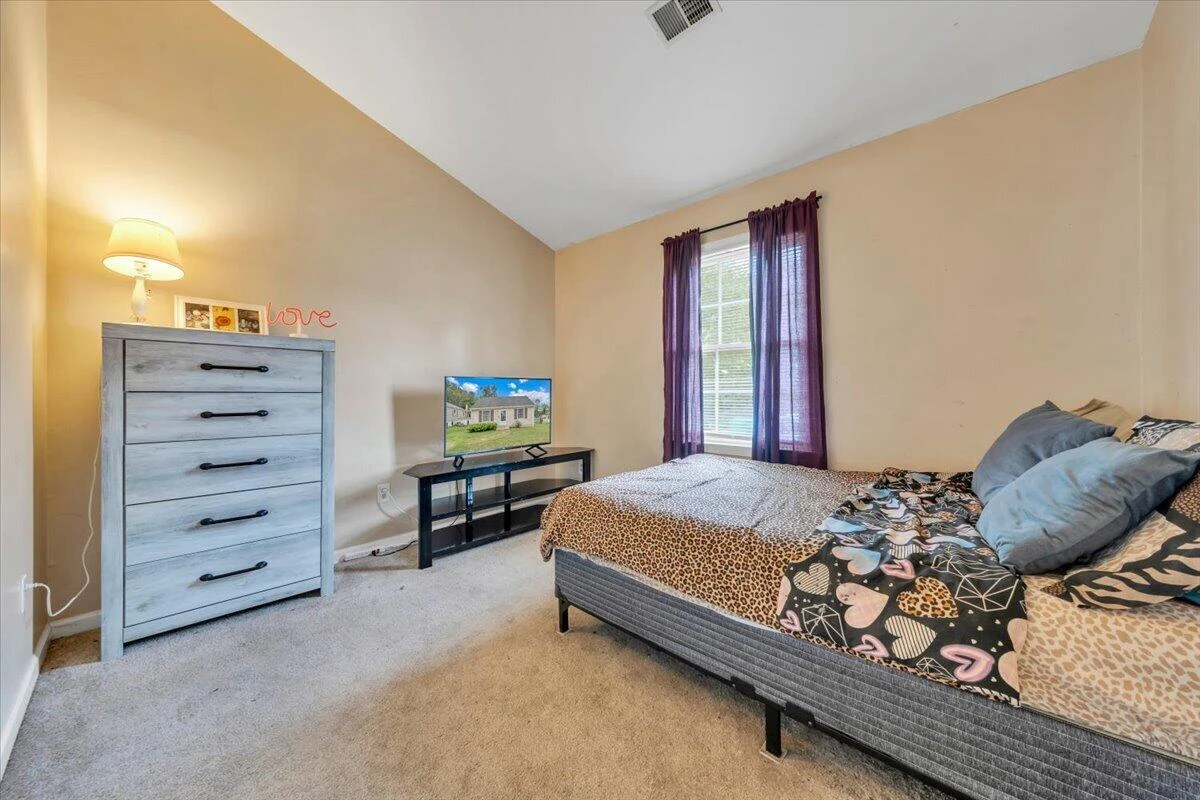 1713 Padbury AVE SE - Photo 11