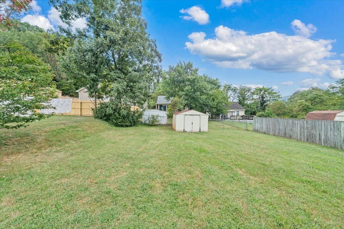 1713 Padbury AVE SE - Photo 14