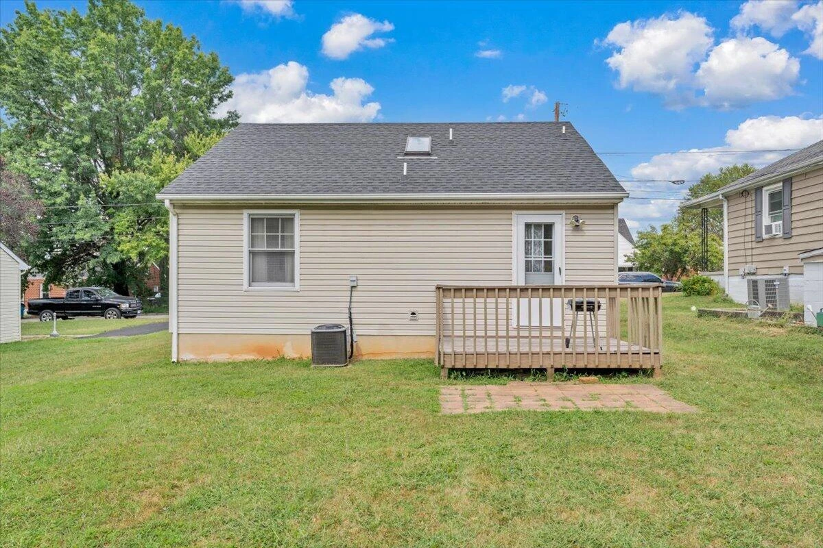 1713 Padbury AVE SE - Photo 17