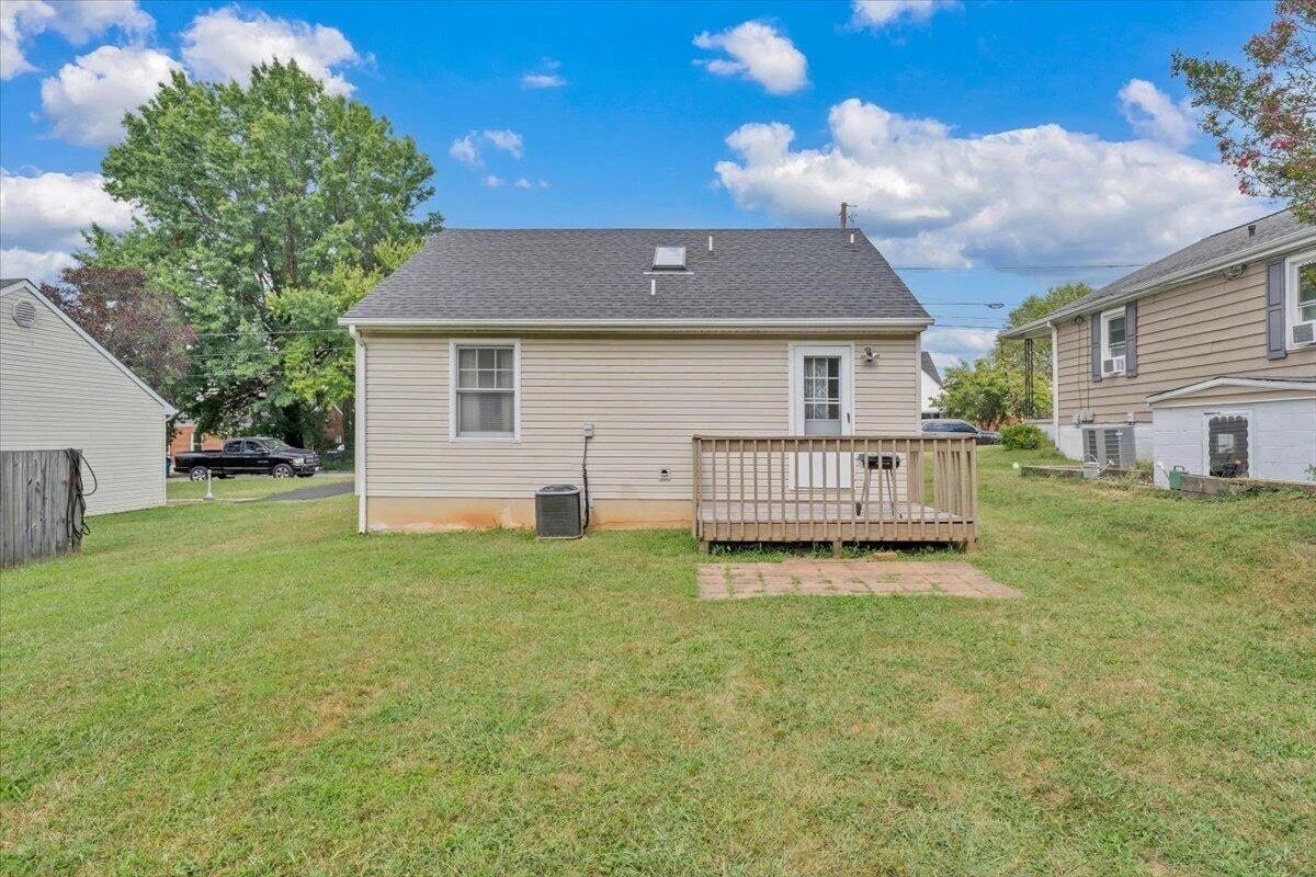 1713 Padbury AVE SE - Photo 18