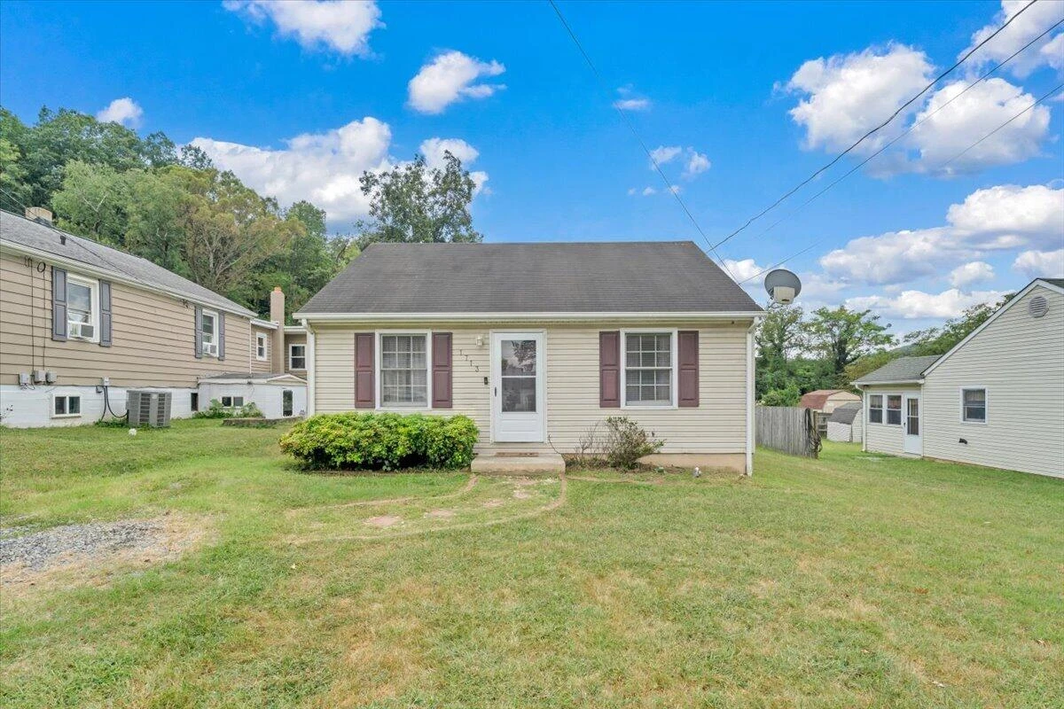 1713 Padbury AVE SE - Photo 21