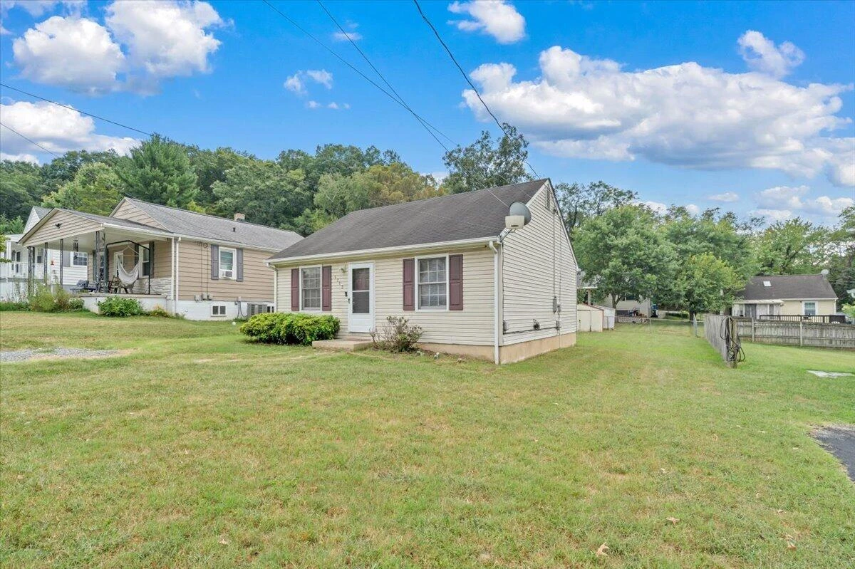 1713 Padbury AVE SE - Photo 23