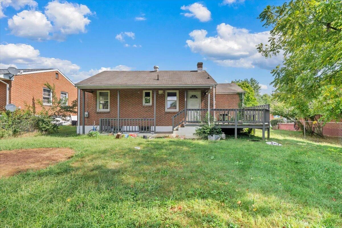 2532 Bowman ST NW - Photo 15