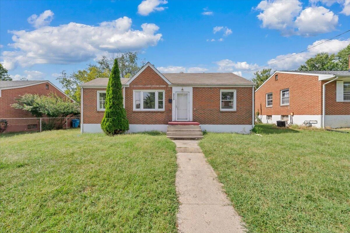 2532 Bowman ST NW - Photo 17