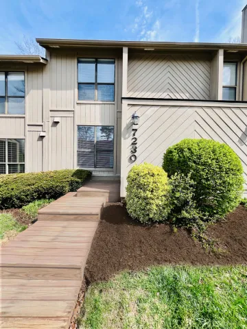 7230 Woods Crossing DR
