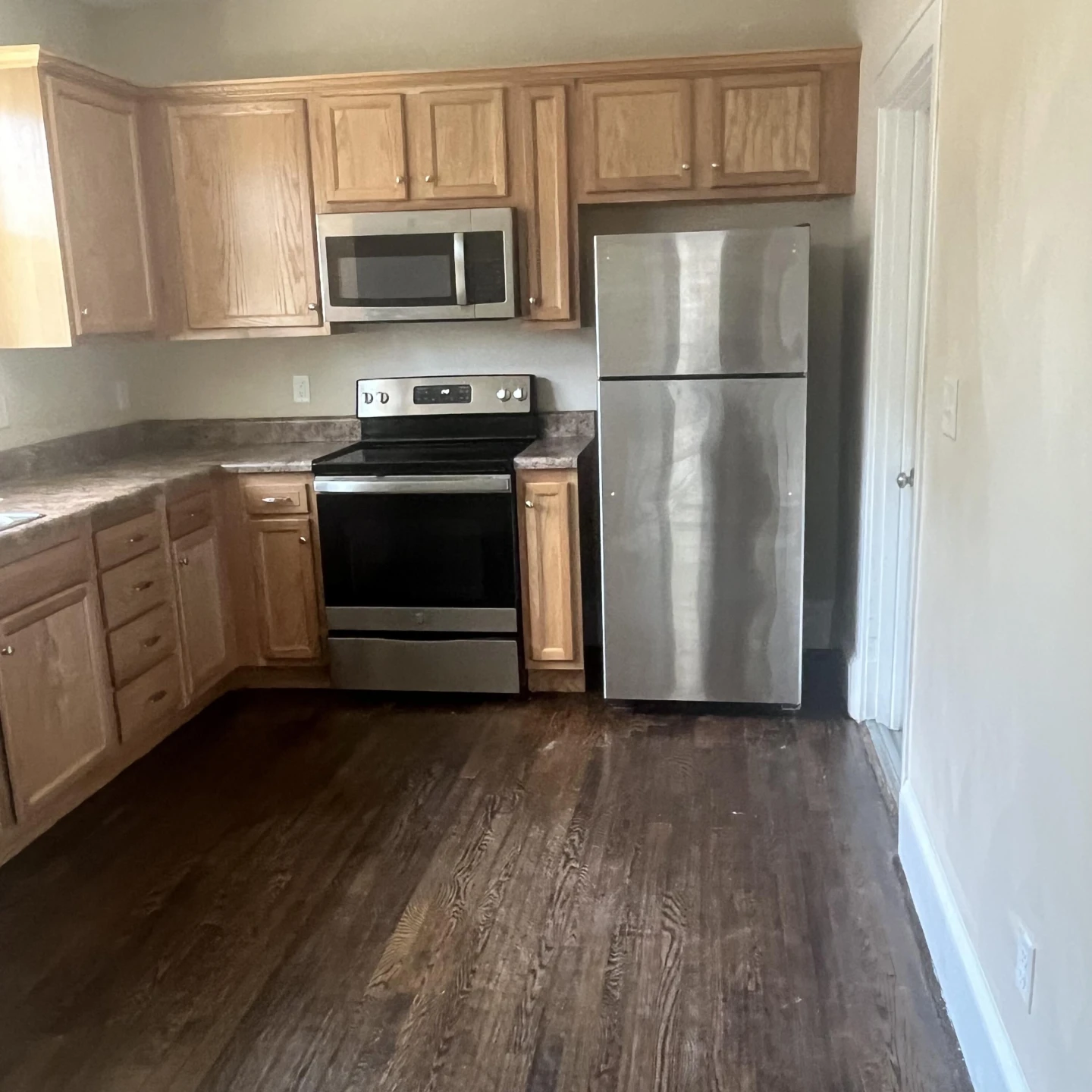 2806 Ridgefield ST NE - Photo 2