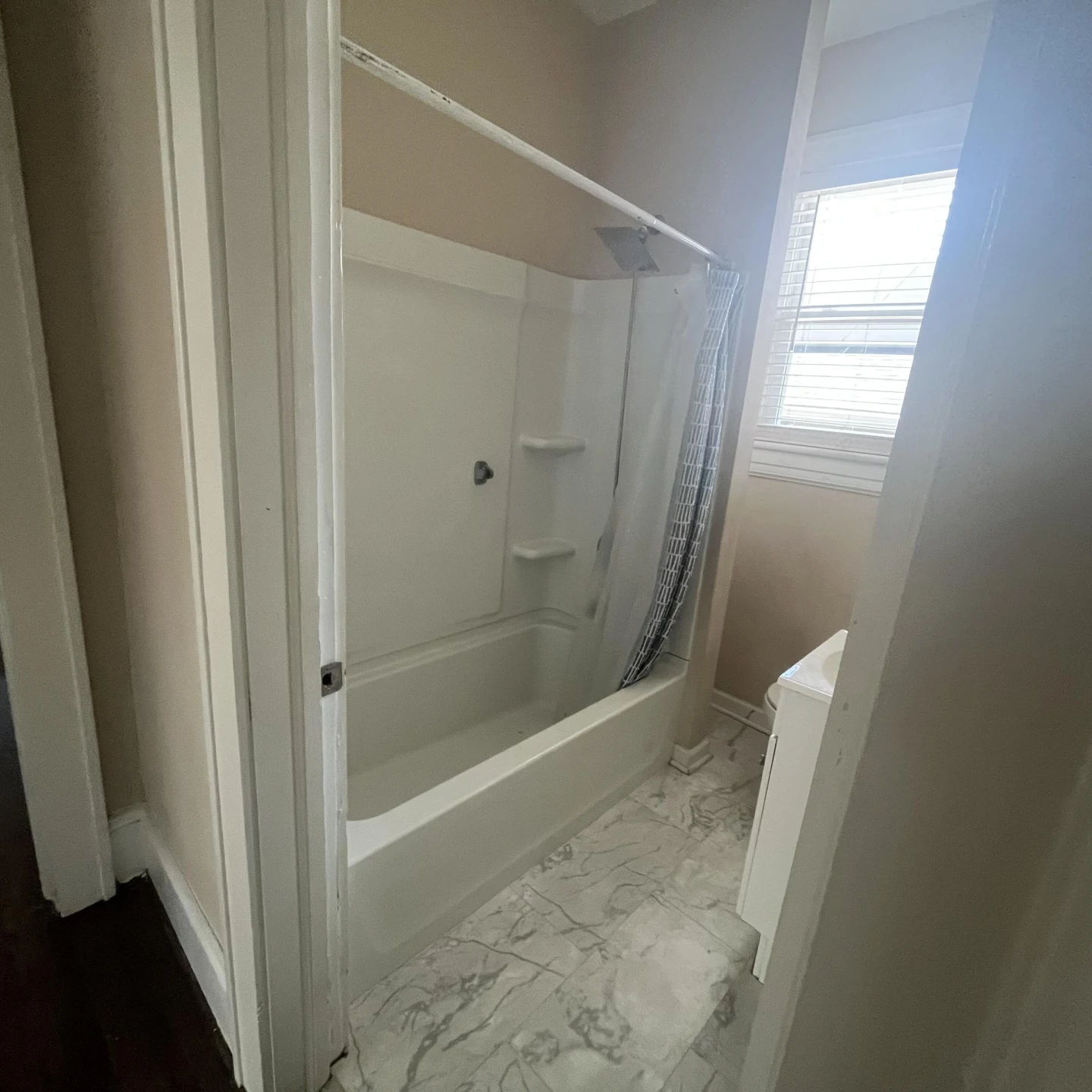 2806 Ridgefield ST NE - Photo 4