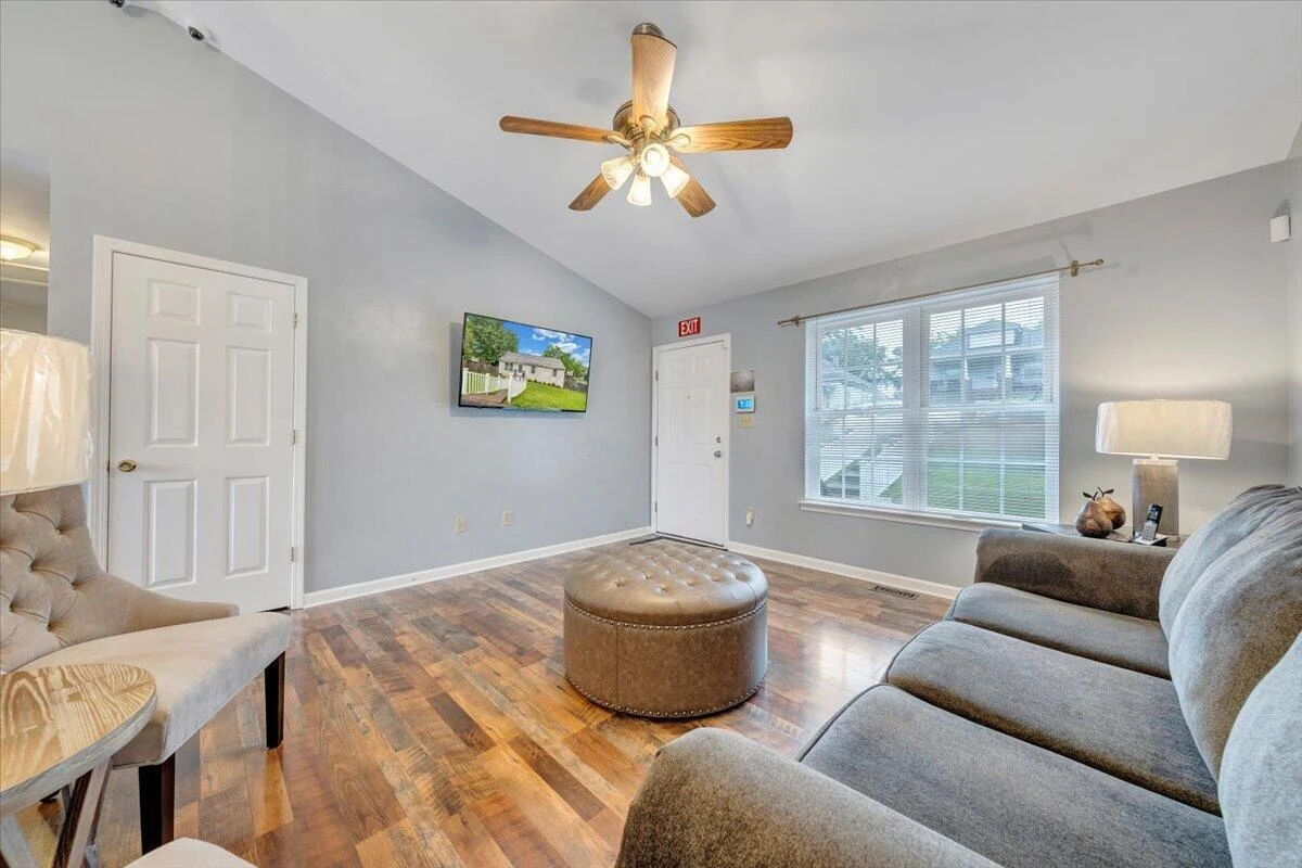1152 Murray AVE SE - Photo 9