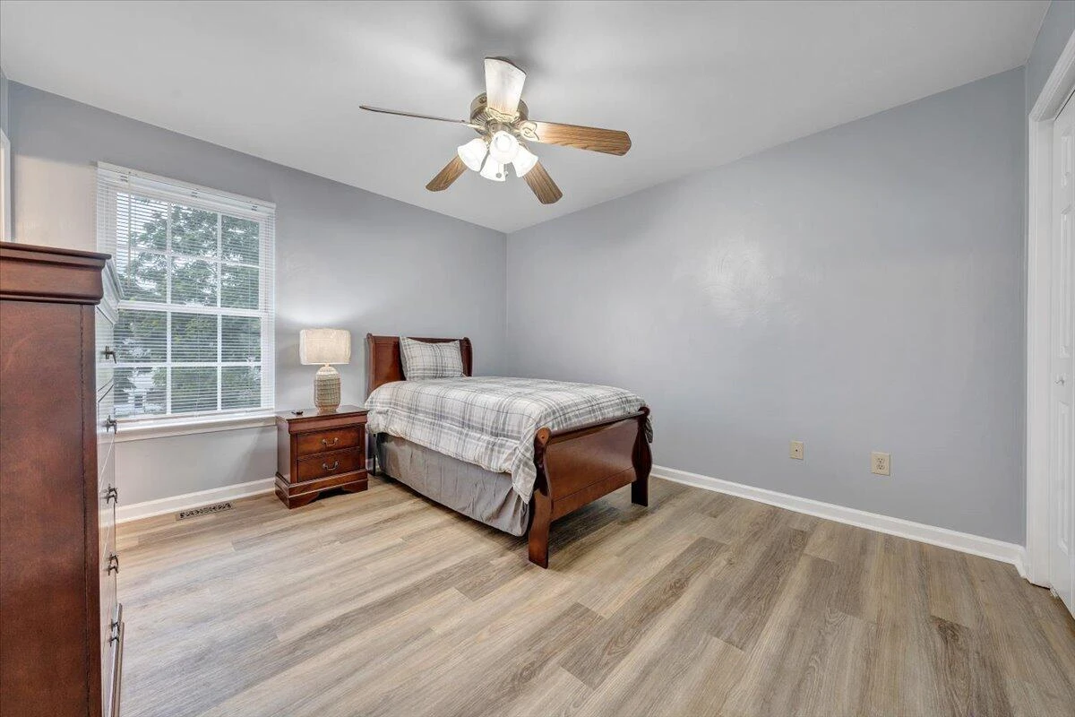 1152 Murray AVE SE - Photo 17
