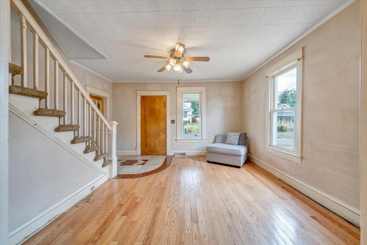 1105 Morehead AVE SE - Photo 6