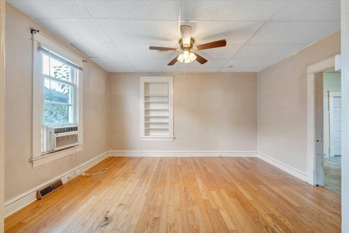1105 Morehead AVE SE - Photo 7