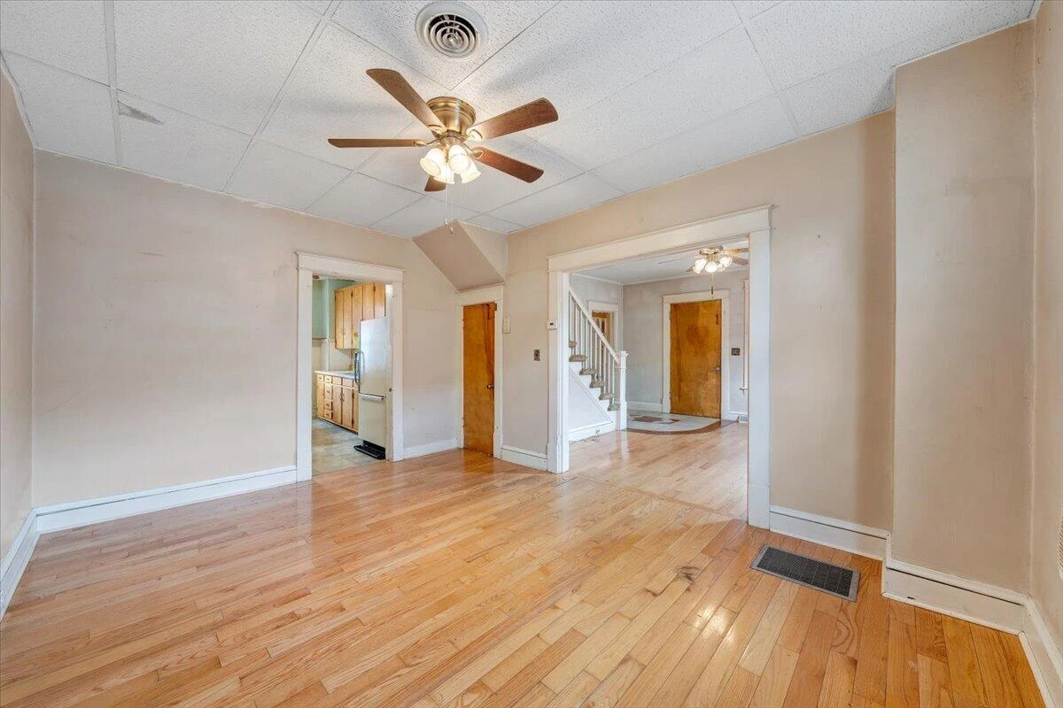 1105 Morehead AVE SE - Photo 9