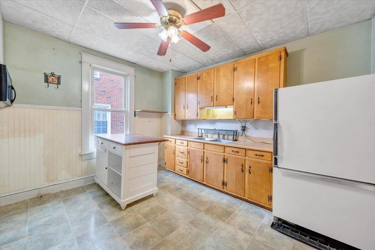 1105 Morehead AVE SE - Photo 10