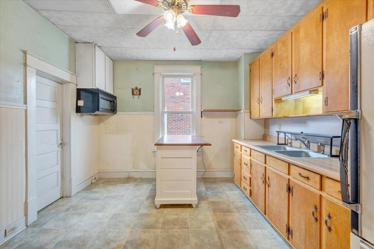 1105 Morehead AVE SE - Photo 11