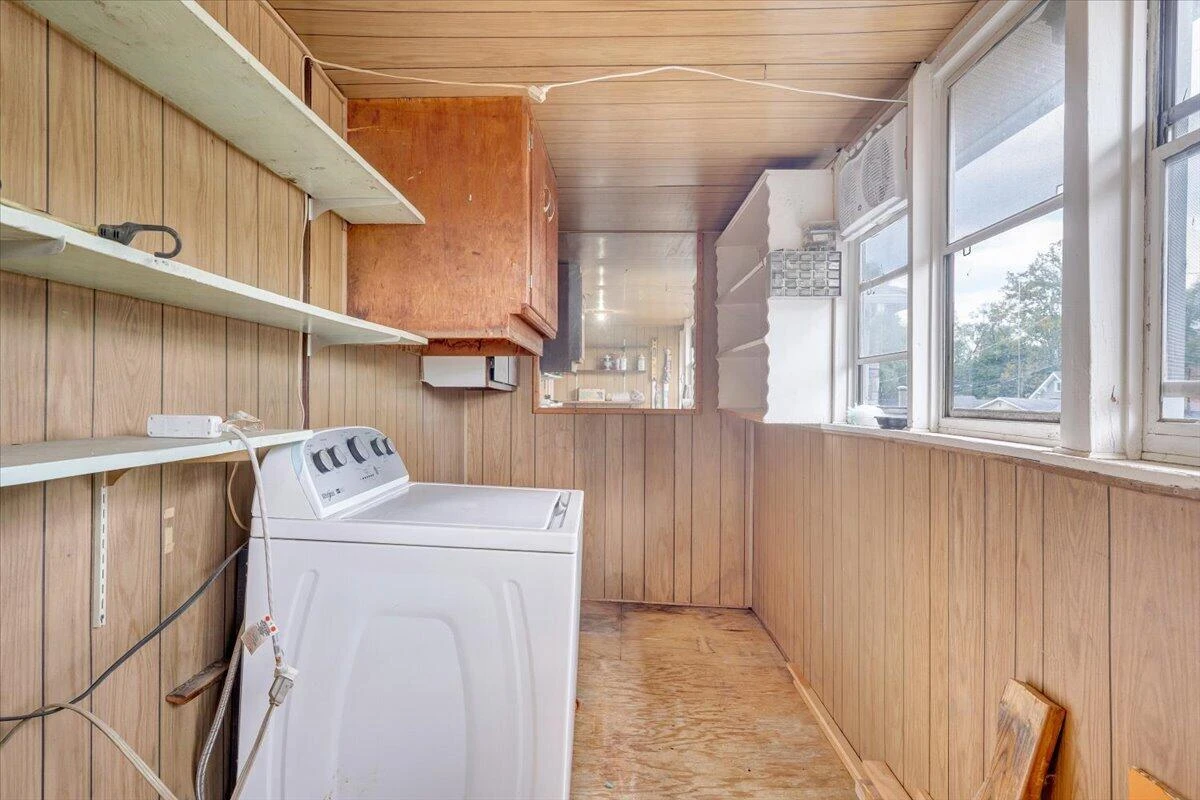 1105 Morehead AVE SE - Photo 13