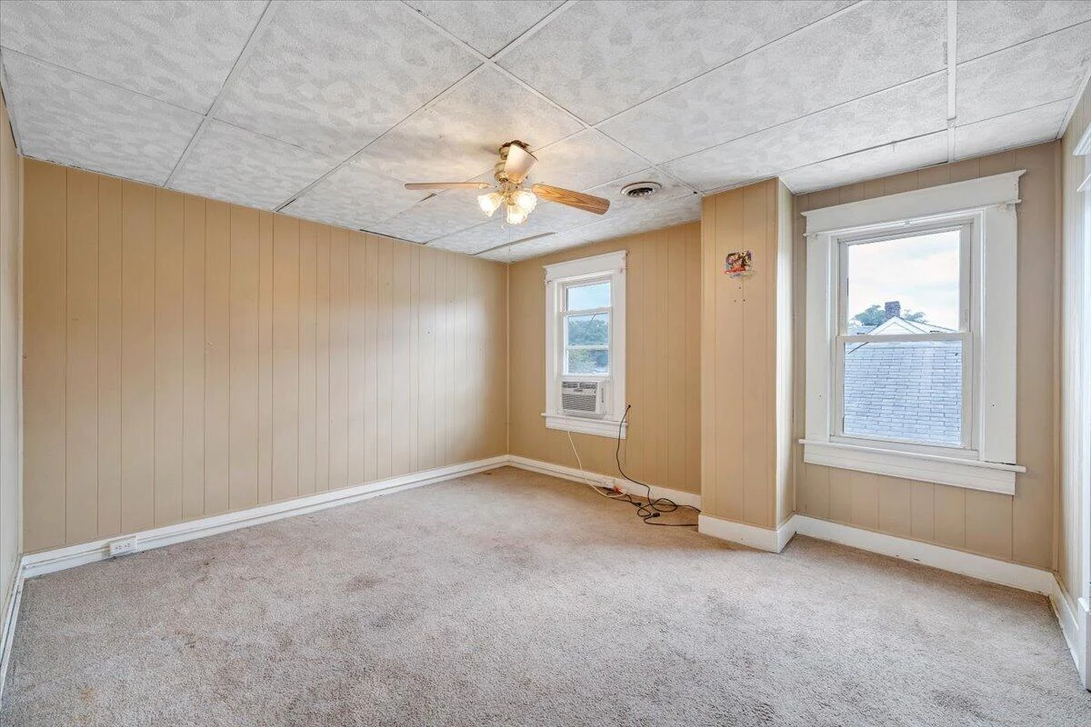 1105 Morehead AVE SE - Photo 17
