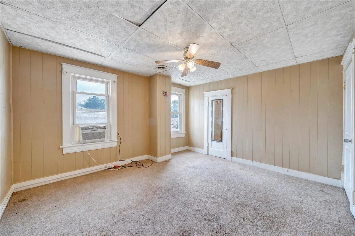 1105 Morehead AVE SE - Photo 18
