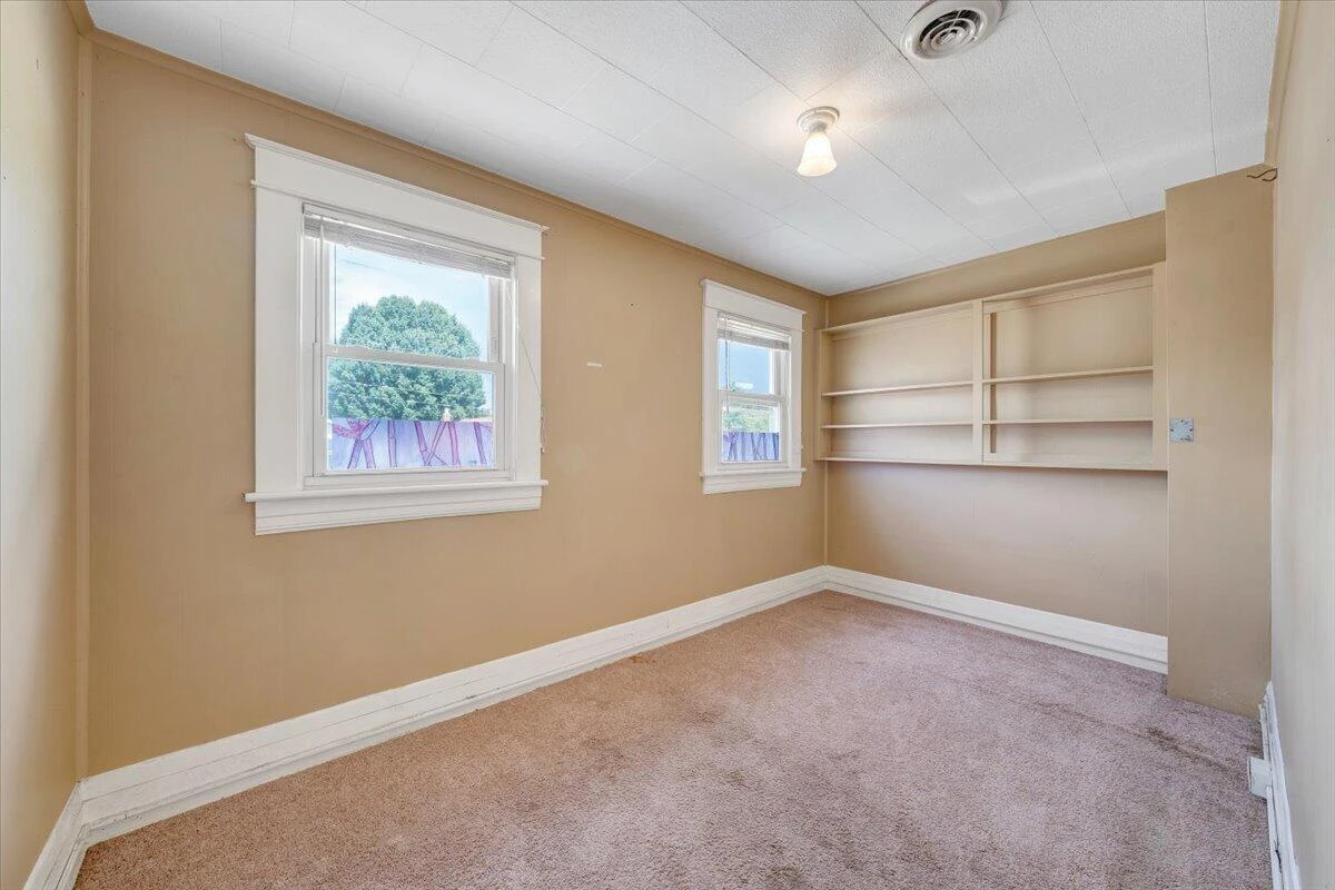 1105 Morehead AVE SE - Photo 21