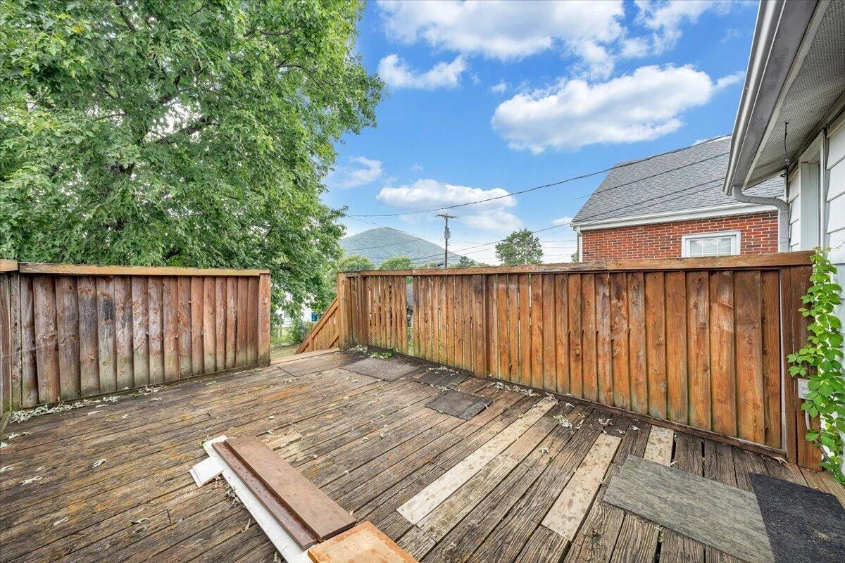 1105 Morehead AVE SE - Photo 28