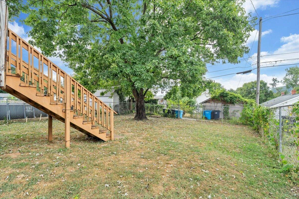 1105 Morehead AVE SE - Photo 29