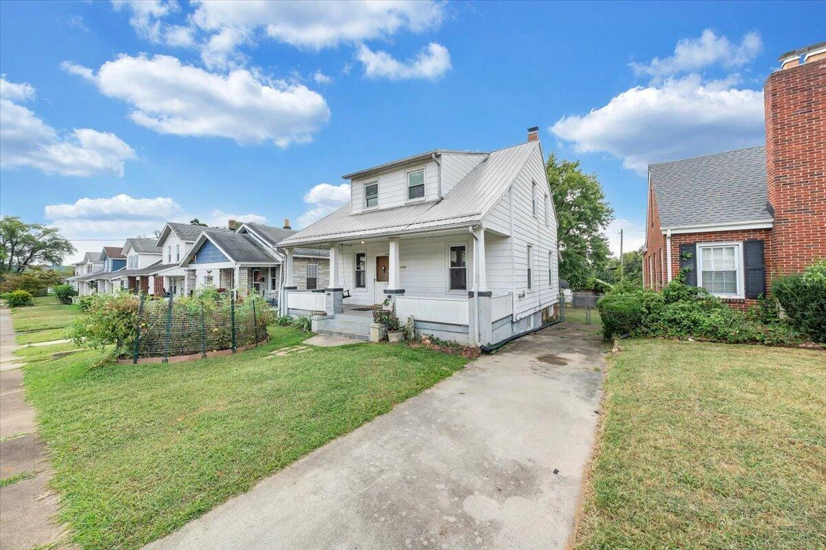 1105 Morehead AVE SE - Photo 33