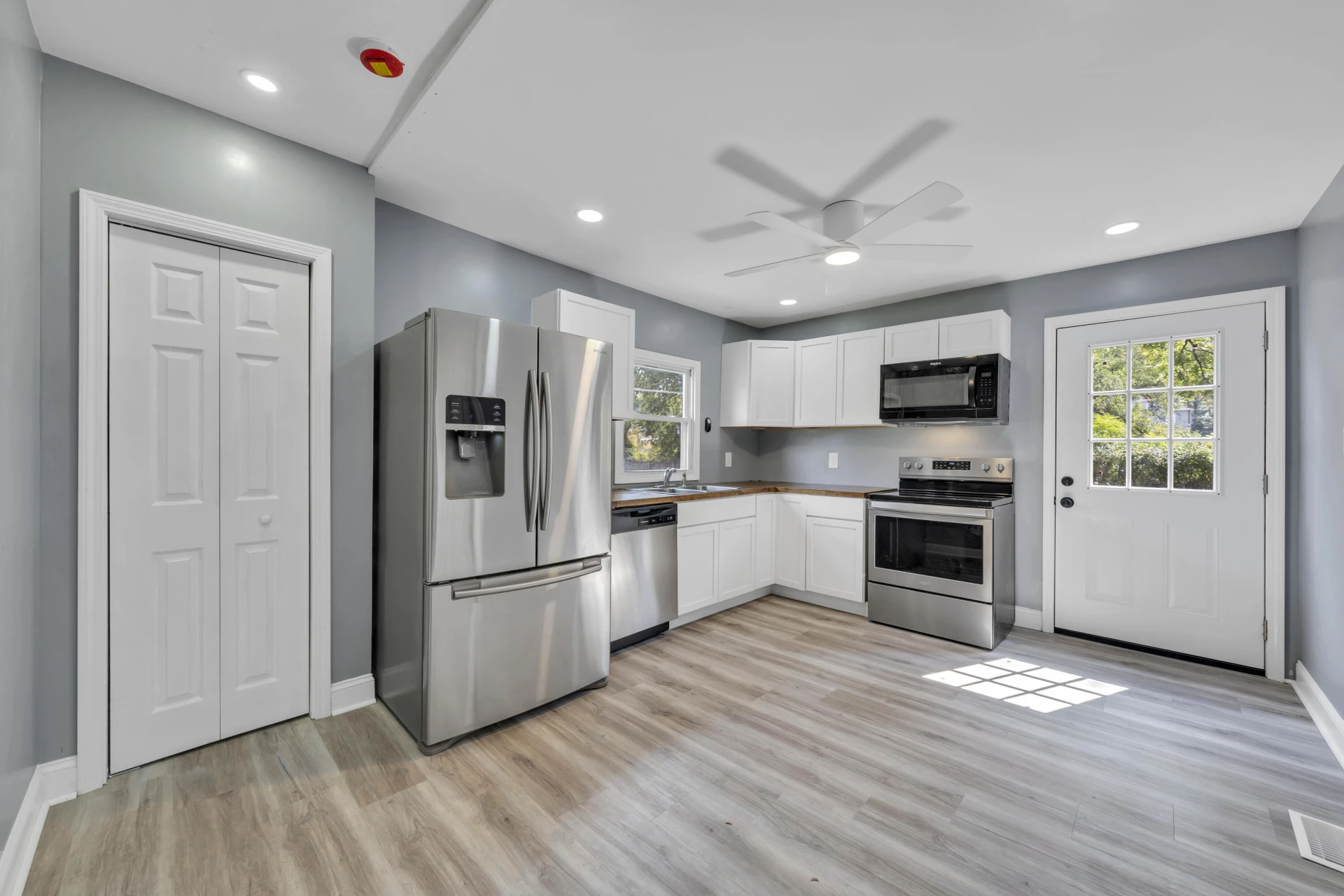 1724 Orange AVE NW - Photo 11