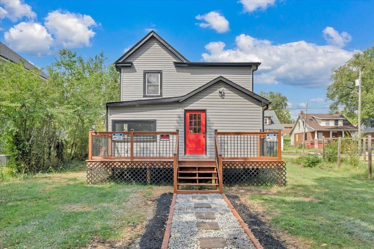 1724 Orange AVE NW - Photo 31