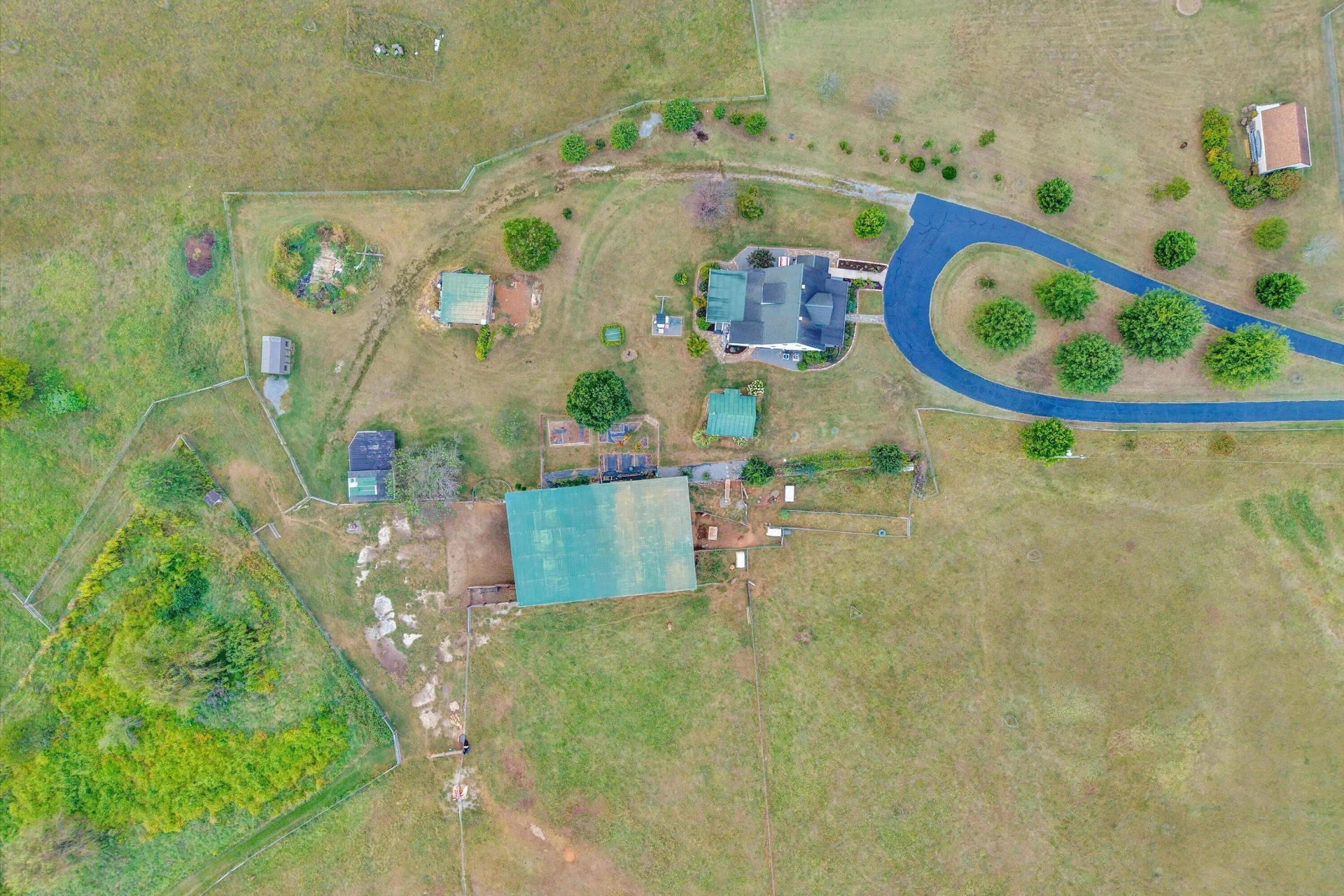 6200 Stewartsville RD - Photo 5