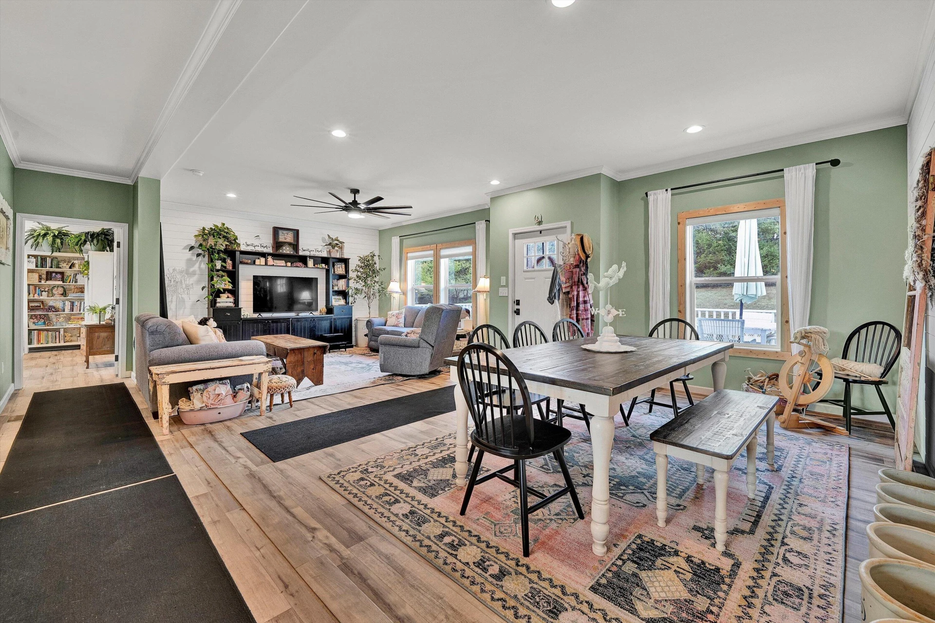116 Crest Hills DR - Photo 4