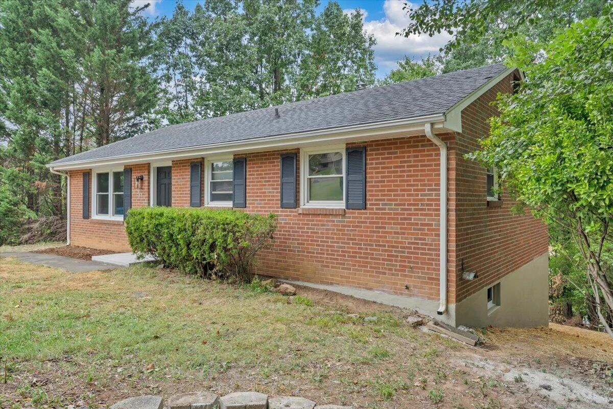 919 Glenn Ridge RD NW - Photo 2