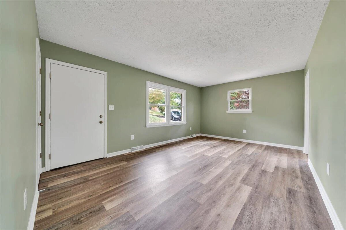 919 Glenn Ridge RD NW - Photo 5