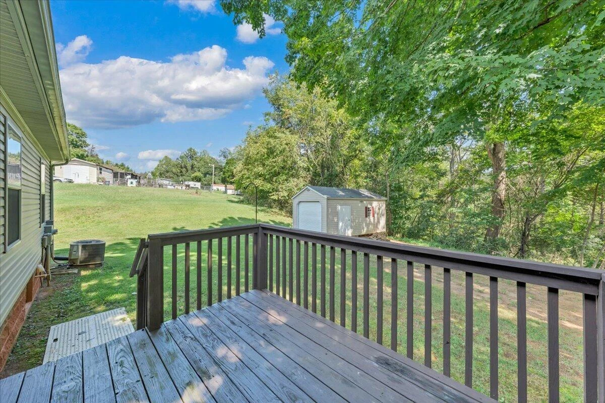 106 Crest CT - Photo 34
