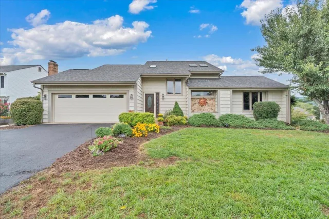 5547 Winesap DR