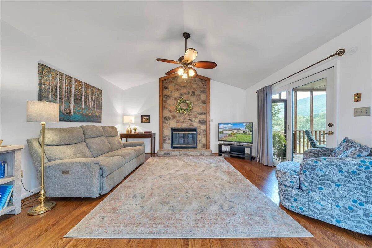 5547 Winesap DR - Photo 7