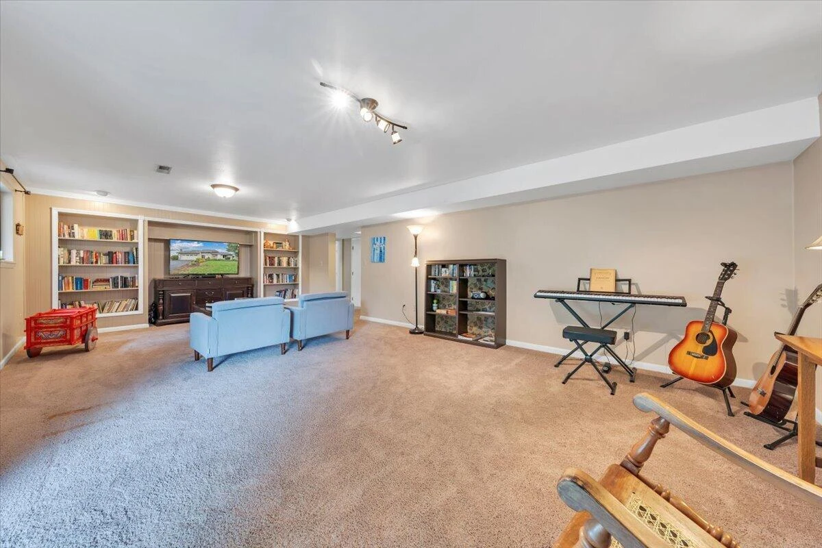 5547 Winesap DR - Photo 45