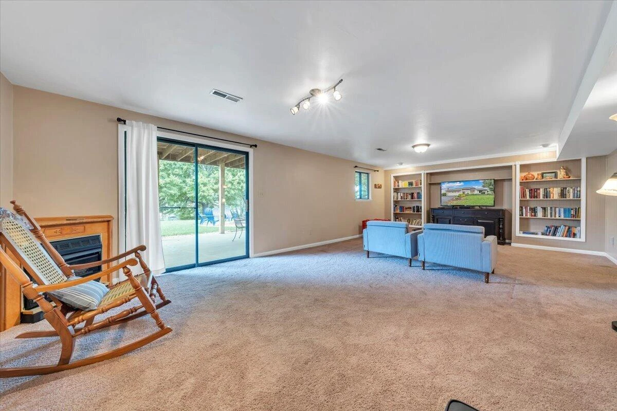 5547 Winesap DR - Photo 46