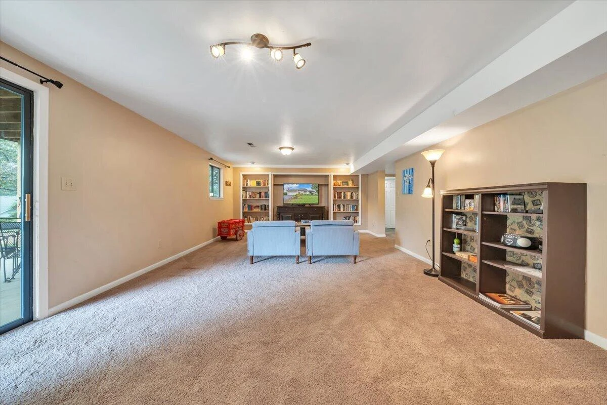 5547 Winesap DR - Photo 47