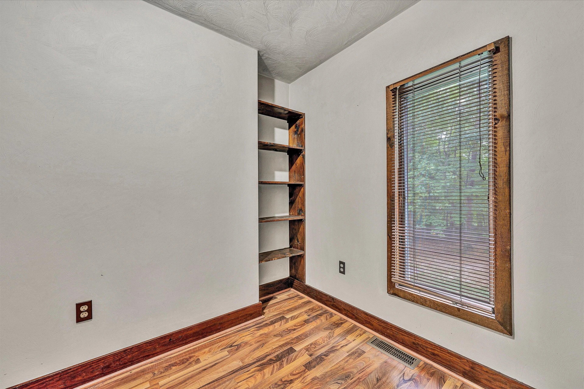 6611 Jordantown RD - Photo 37