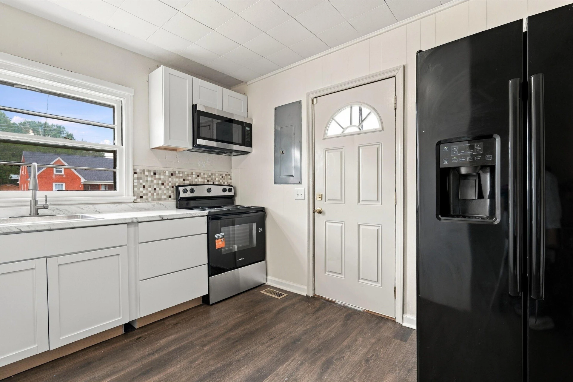 3219 Yardley DR NW - Photo 8