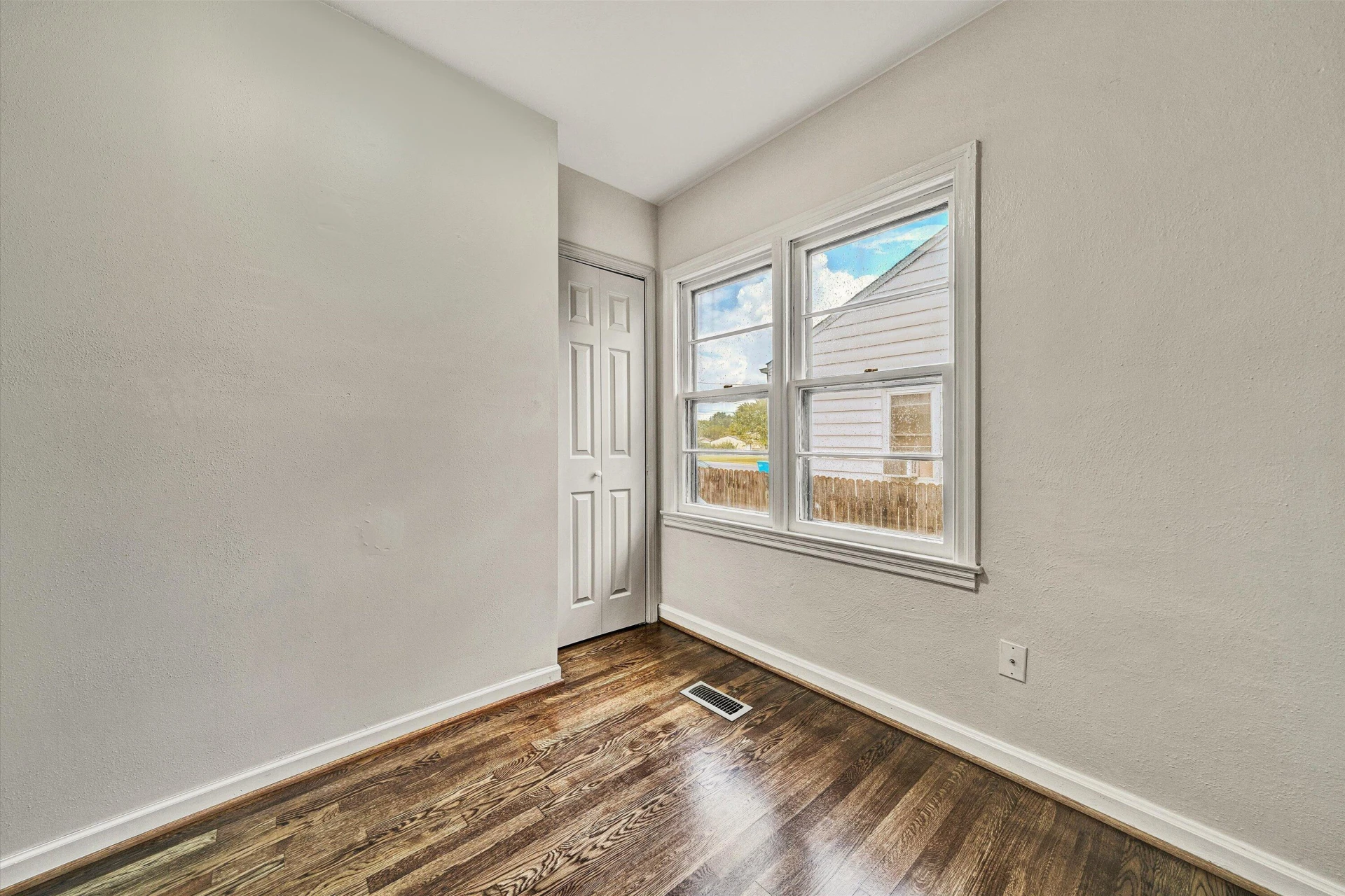 3219 Yardley DR NW - Photo 12